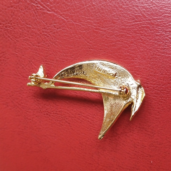 M. Jent Women’s Vintage Sailboat Brooch Enamel, cream & blue, gold tone - Picture 3 of 5